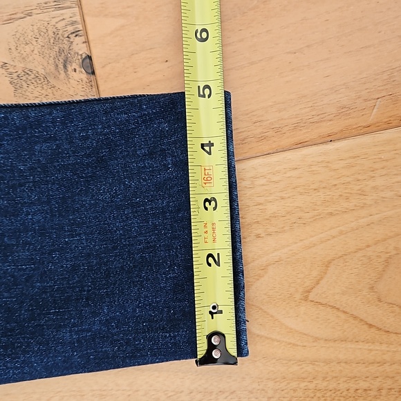 7 For All Mankind Gwenevere Distressed Mid-Rise Jeans, Size 27 - Picture 10 of 15